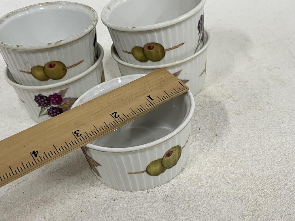 5 ROYAL WORCESTER EVESHAM RAMEKINS - 6