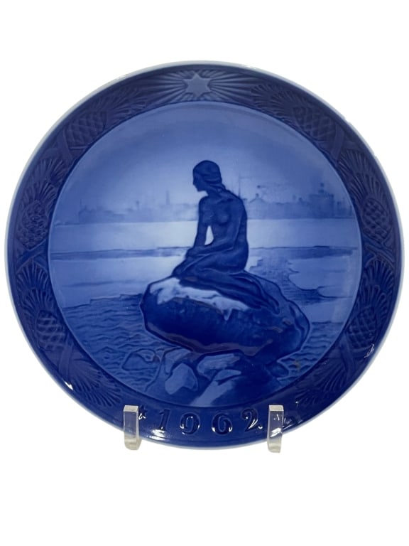 ROYAL COPENHAGEN 1962 LITTLE MERMAID PLATE 7.5" (1 of 8)