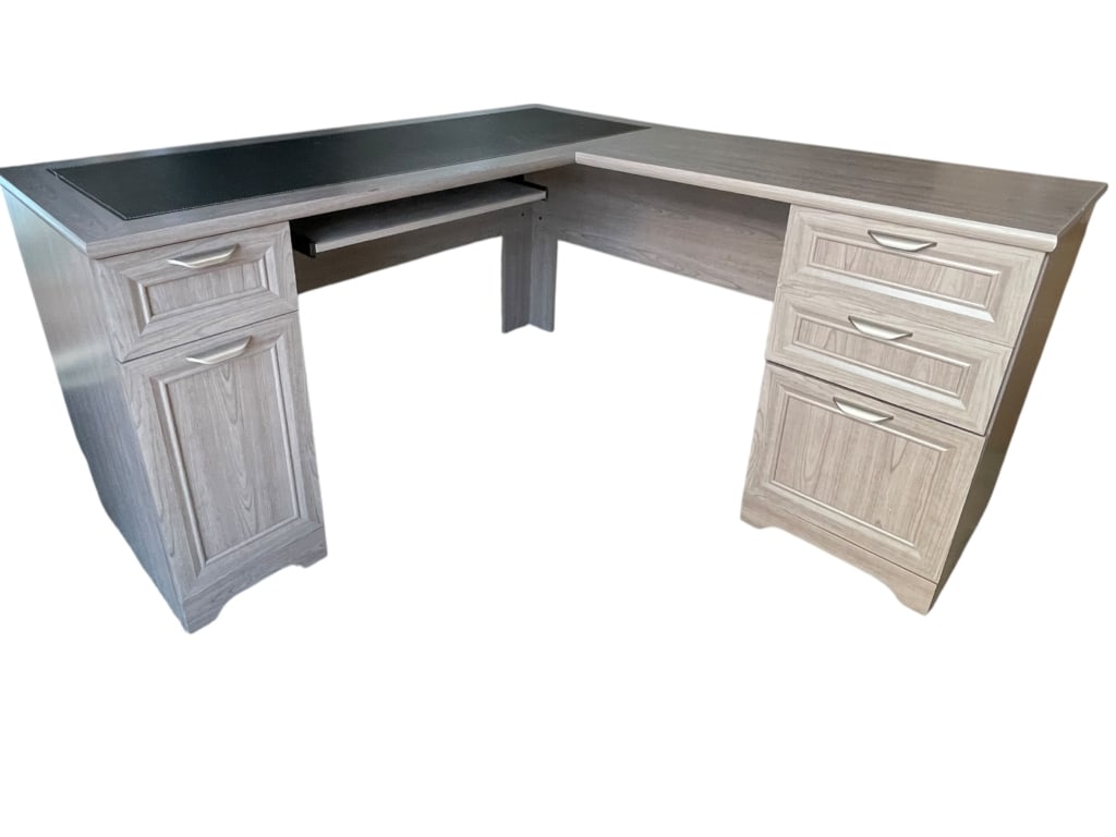 L-SHAPED EXECUTIVE DESK (1 of 9)