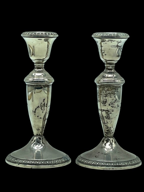 PAIR OF CROWN STERLING SILVER CANDLESTICKS 580G (1 of 10)