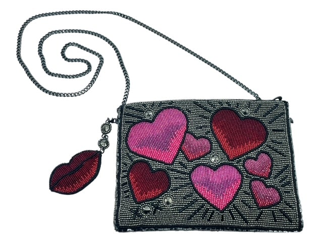 VINTAGE MARY FRANCES LIPS & HEARTS BEADED MAD BAG: *For ALTERNATIVE SHIPPING QUOTES or local PICKUP details, please visit www.dejavuauctionshipping.com* BEADED LIKE MAD MARY FRANCES VINTAGE PURSE COVERED IN LIPS AND HEARTS. SWEET purse and ready to go