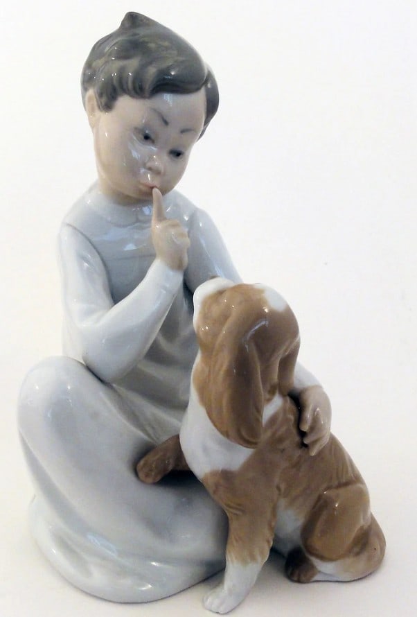 LLADRO BOY WITH DOG PORCELAIN FIGURINE W BOX: *for alternative shipping options please go to www.dejavuauctionshipping.com -LLADRO #4522 BOY WITH DOG GLOSSY PORCELAIN FIGURINE WITH ORIGINAL BOX -Charming Lladró porcelain figurine #4522 depicting