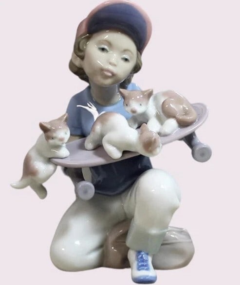 LLADRO LITTLE RIDERS SKATER W CATS FIGURINE W BOX (1 of 6)
