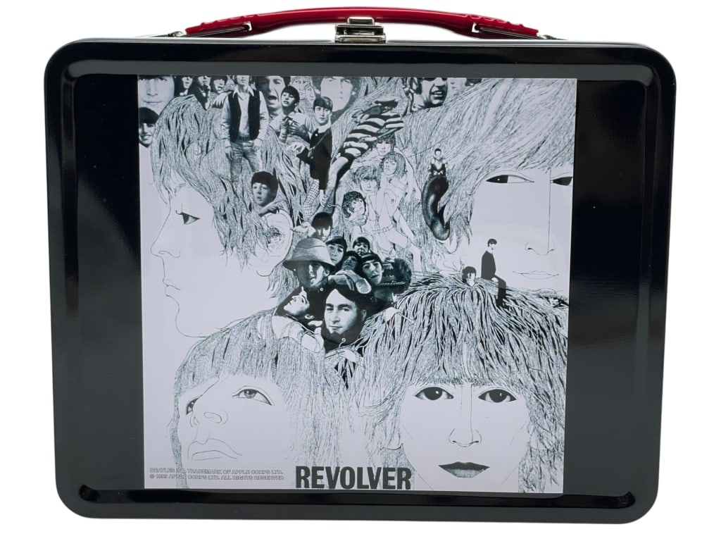 THE BEATLES REVOLVER METAL LUNCH BOX (1 of 7)