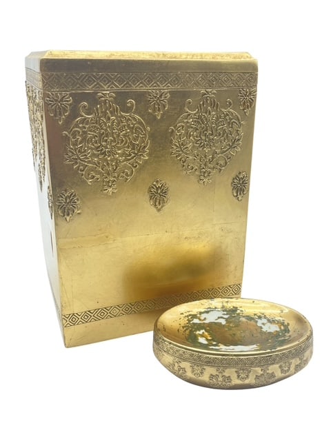 VINTAGE EMBOSSED BRASS COLOR SQUARE PLANTER & SOAP (1 of 11)