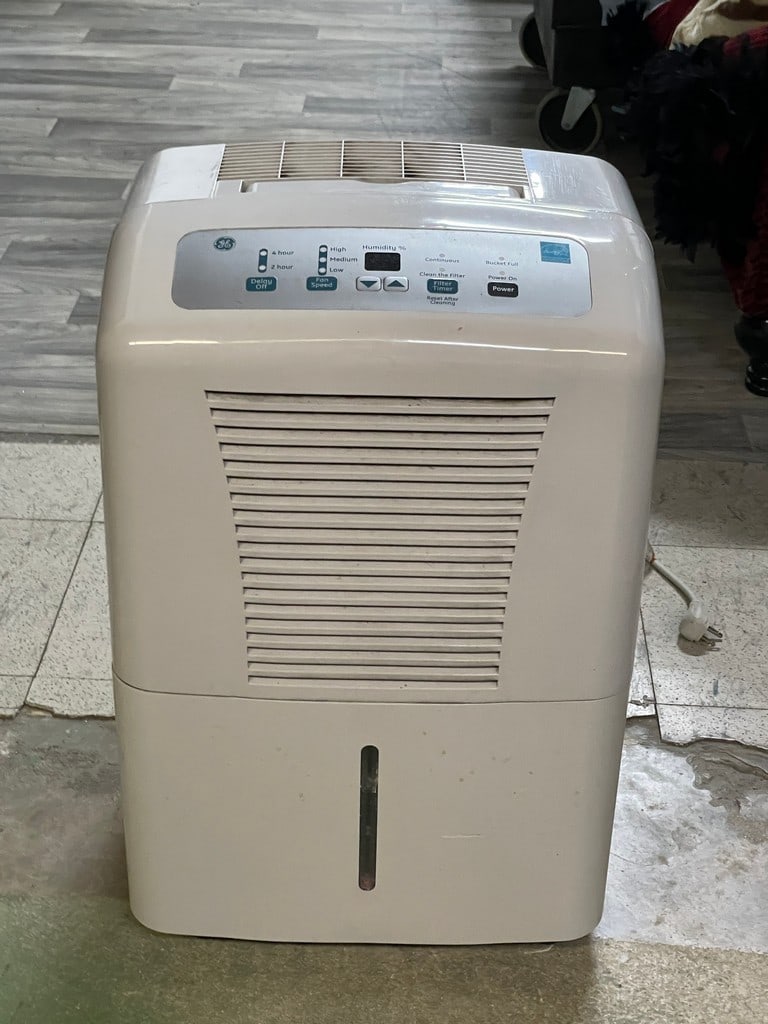 GE GRAY DEHUMIDIFIER - 3