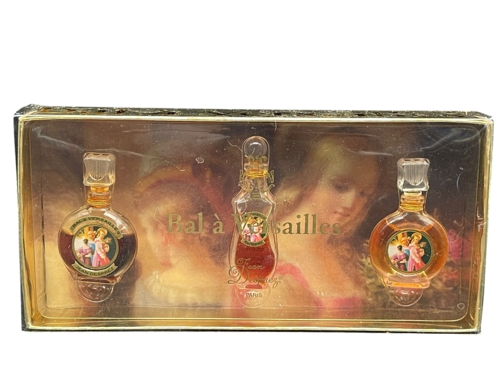 BAL A VERSAILLES JEAN DESPREZ MINI PERFUME SET: For ALTERNATE shipping quote or LOCAL PICK-UP DETAILS, please visit dejavuauctionshipping.com BAL A VERSAILLES JEAN DESPREZ PARIS THREE PIECE MINIATURE PERFUME SET Elegant vintage “Bal à Versailles
