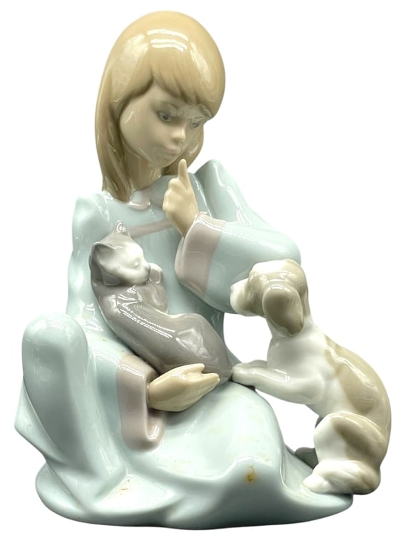 LLADRO CAT NAP GIRL W KITTEN & PUPPY FIGURINE 5.5" (1 of 6)