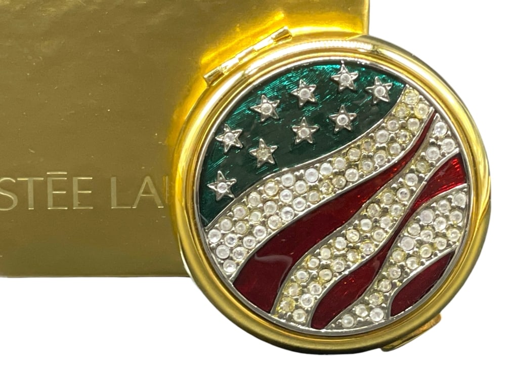 NIB ESTEE LAUDER AMERICAN FLAG LUCIDITY COMPACT (1 of 8)