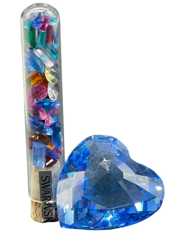 SWAROVSKI CRYSTAL BLUE HEART & ACCENT STONES W BOX: *for alternative shipping options please go to www.dejavuauctionshipping.com -SWAROVSKI SILVER CRYSTAL BLUE HEART PAPERWEIGHT WITH ACCENT STONES & BOX 1.5" - 3" APPROX -Brilliant Swarovski Silver Crys