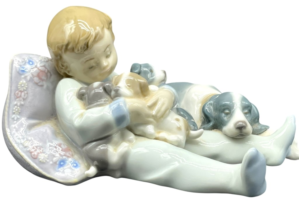 LLADRO SWEET DREAMS BOY W PUPPIES FIGURINE 6.5" (1 of 7)