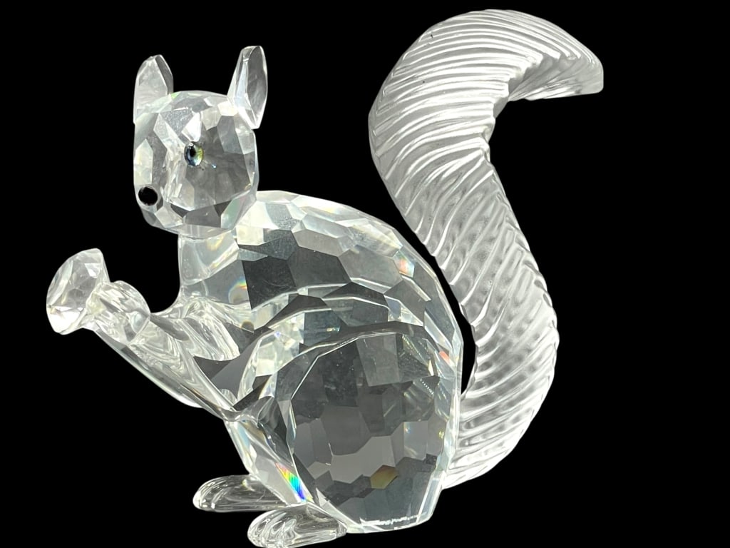 SWAROVSKI CRYSTAL SQUIRREL W ACORN FIGURINE 2.5" (1 of 6)