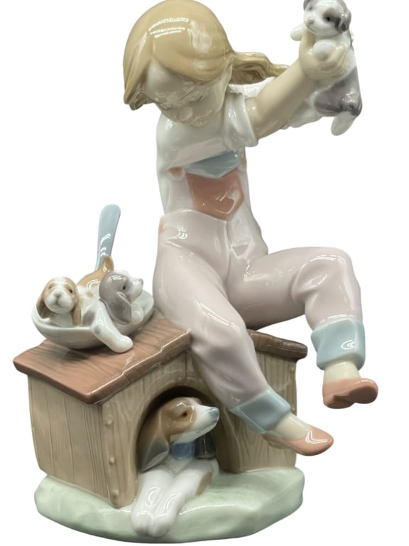 LLADRO GIRL W PUPPIES DOGHOUSE PORCELAIN FIGURINE (1 of 6)