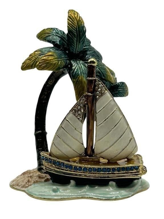 JAY STRONGWATER STYLE SAILBOAT TRINKET BOX: *For ALTERNATIVE SHIPPING QUOTES or local PICKUP details, please visit www.dejavuauctionshipping.com* JAY STRONGWATER STYLE SAILBOAT TRINKET BOX 3.25" H x 3" W NEW WITH BOX By bidding on this listing,