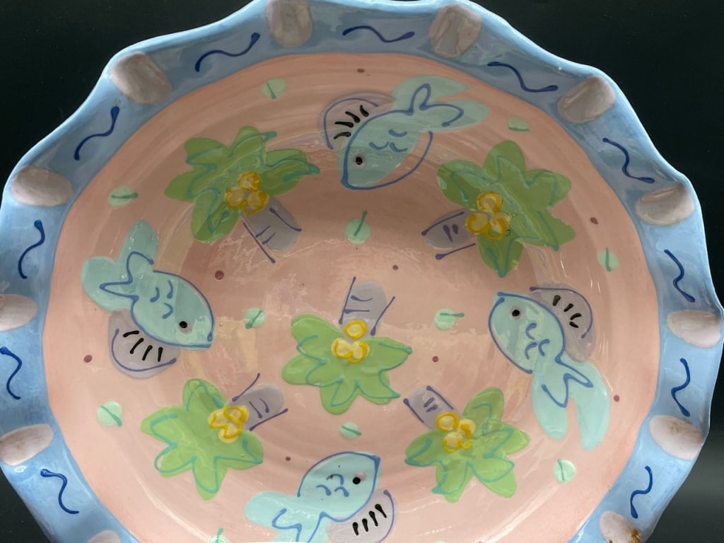 8 PC SUSAN PAINTER SIGNED CERAMIC TABLEWARE - 4