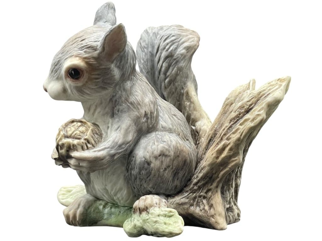 BOEHM SQUIRREL PORCELAIN FIGURINE (1 of 6)