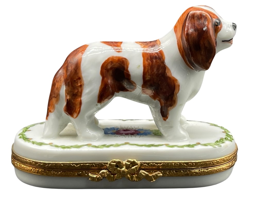 ARTORIA LIMOGES HAND PAINTED TRINKET BOX 3" (1 of 8)