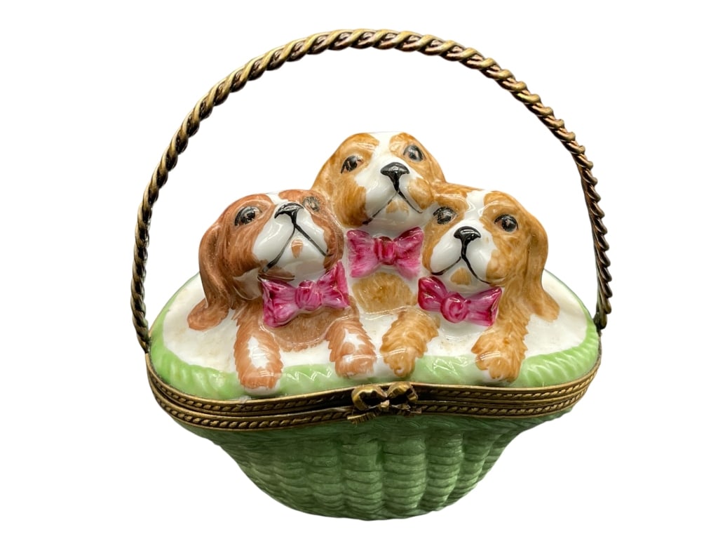 LIMOGES PEINT MAIN CAVALIER TRINKET BOX 4": For ALTERNATE shipping quote or LOCAL PICK-UP DETAILS, please visit dejavuauctionshipping.com LIMOGES PEINT MAIN CAVALIER KING CHARLES SPANIEL TRIPLE PUPPY BASKET PORCELAIN BOX Charming hand-painted L