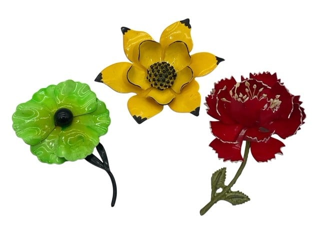 3 VINTAGE GORGEOUS ENAMELED DAISY FLOWERS BROOCHES (1 of 9)