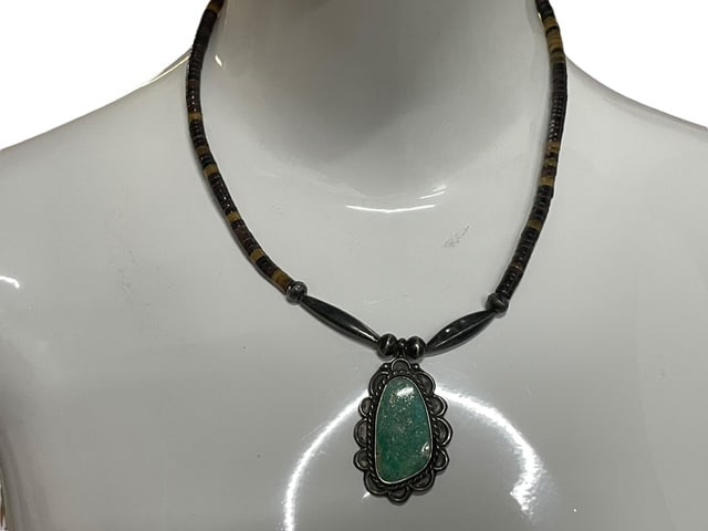 NATIVE AMERICAN HEISHI STERLING TURQUOISE NECKLACE (1 of 9)