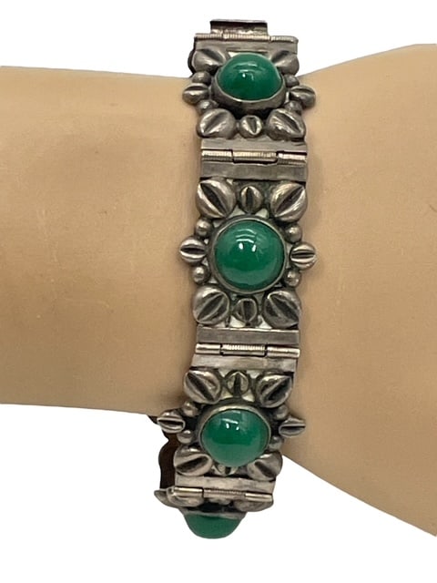 VINTAGE MEXICO STERLING GREEN JADE FLOWER BRACELET (1 of 9)