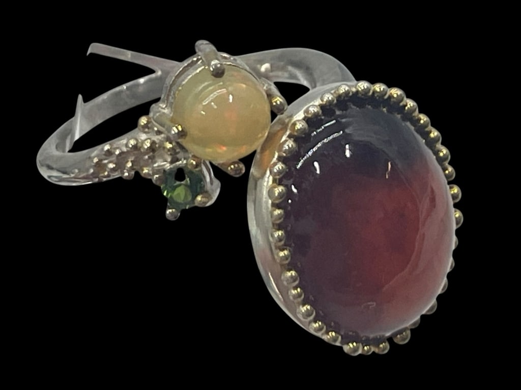 STERLING SILVER FIRE OPAL DEEP RED GLASS RING 8: *For ALTERNATIVE SHIPPING QUOTES or local PICKUP details, please visit www.dejavuauctionshipping.com* ARTISAN MADE AND DESIGNED STERLING SILVER RINGS! We have many of these from the same designer and