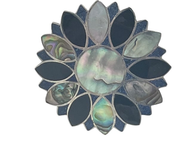 TAXCO STERLING ONYX ABALONE INLAY FLOWER BROOCH 6G: *For ALTERNATIVE SHIPPING QUOTES or local PICKUP details, please visit www.dejavuauctionshipping.com* SIGNED NDA TAXCO MEXICO STERLING SILVER Onyx insets with abalone and edged sterling in a beautiful