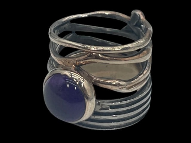 STERLING SILVER TWO TONE AMETHYST STRINGY RING 6 - 2