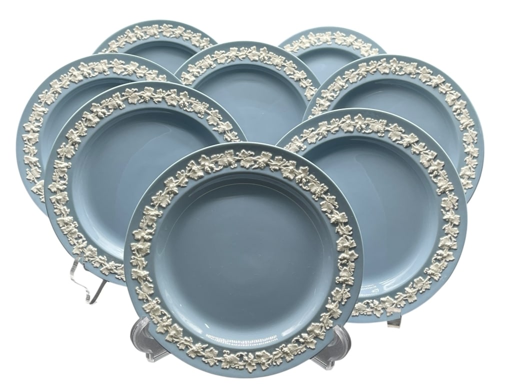 WEDGWOOD QUEENSWARE BLUE DINNER PLATES SET OF 8 (1 of 5)
