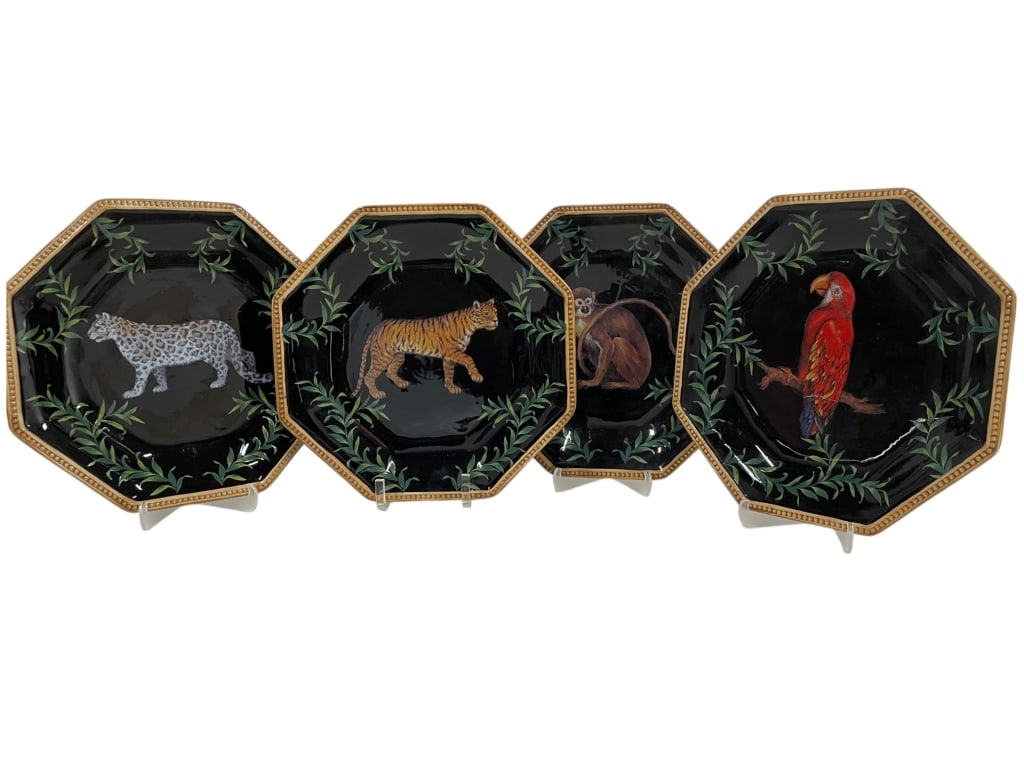 4 RAYMOND WAITES “SAFARI?? COLLECTION PLATES 9": *for alternative shipping options please go to www.dejavuauctionshipping.com -RAYMOND WAITES “SAFARI” COLLECTION SET OF 4 DECORATIVE PLATES LYNN CHASE STYLE HOME DECOR 9" - Stylish set of four