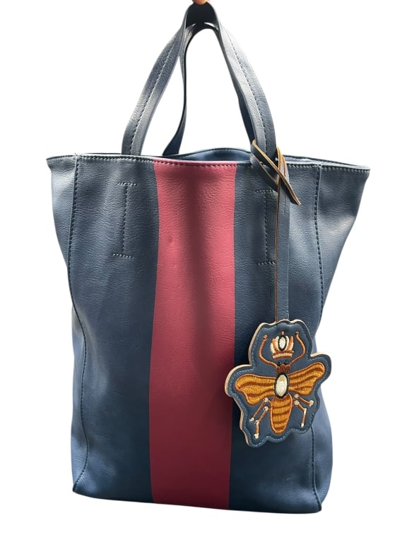 SAKS FIFTH AVENUE QUEEN BEE BLUE RED TOTE BAG 14": For ALTERNATE shipping quote or LOCAL PICK-UP DETAILS, please visit dejavuauctionshipping.com SAKS FIFTH AVENUE QUEEN BEE BLUE RED TOTE BAG 14" A fashionable designer accessory ideal for collectors of