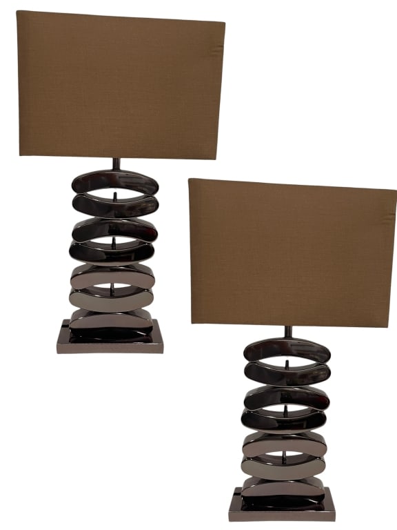 PAIR OF MODERN SCULPTURAL RINGS TABLE LAMPS 27": *for alternative shipping options please go to www.dejavuauctionshipping.com -PAIR OF MODERN SCULPTURAL TABLE LAMPS WITH BROWN RECTANGULAR SHADES – STACKED RING BASE 27" H - 9" X 15" SHADE -Stylish