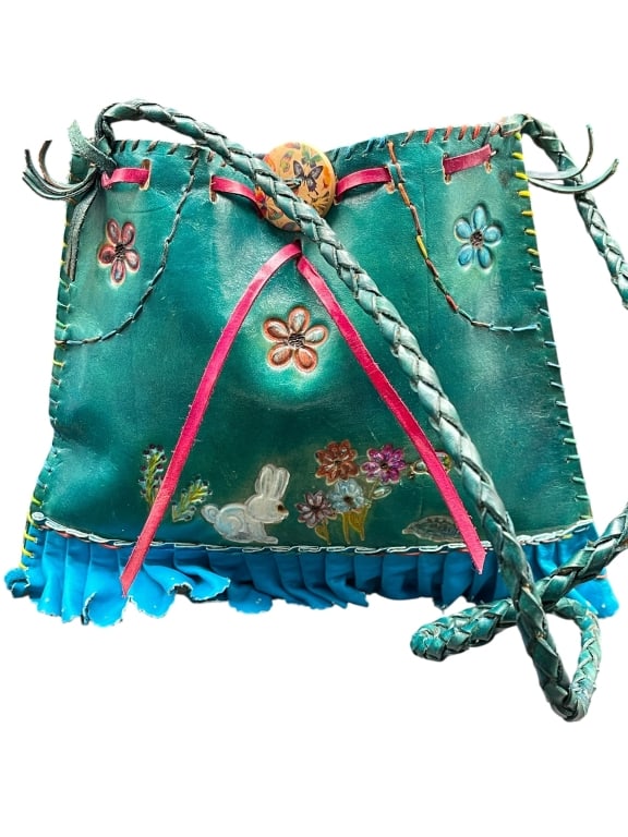 HAND PAINTED LEATHER BOHO SHOULDER BAG 10" W: For ALTERNATE shipping quote or LOCAL PICK-UP DETAILS, please visit dejavuauctionshipping.com HAND PAINTED LEATHER BOHO STYLE SHOULDER HANDBAG WITH BRAIDED STRAP Unique artisan-style leather shoulder 