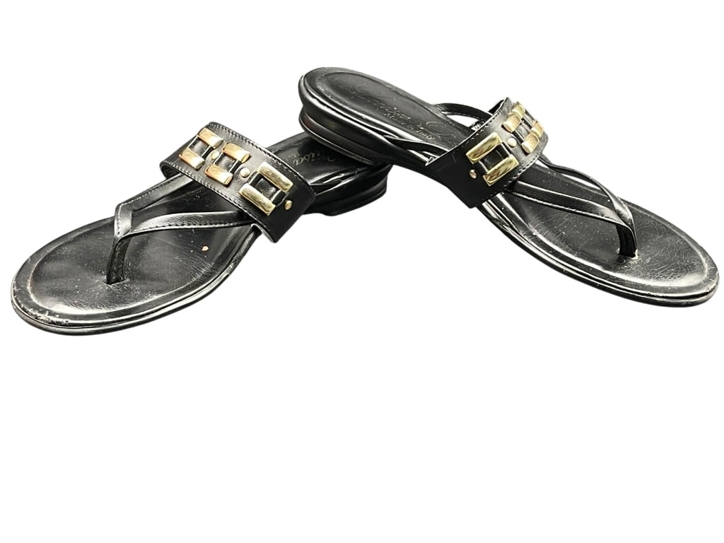 LUISA DI NOVO ITALIAN WOMEN'S SANDALS SIZE 7.5: For ALTERNATE shipping quote or LOCAL PICK-UP DETAILS, please visit dejavuauctionshipping.com LUISA DI NOVO MADE IN ITALY WOMEN'S LEATHER SANDALS WITH GOLD TONE ACCENTS Elegant pair of Luisa Di Novo w