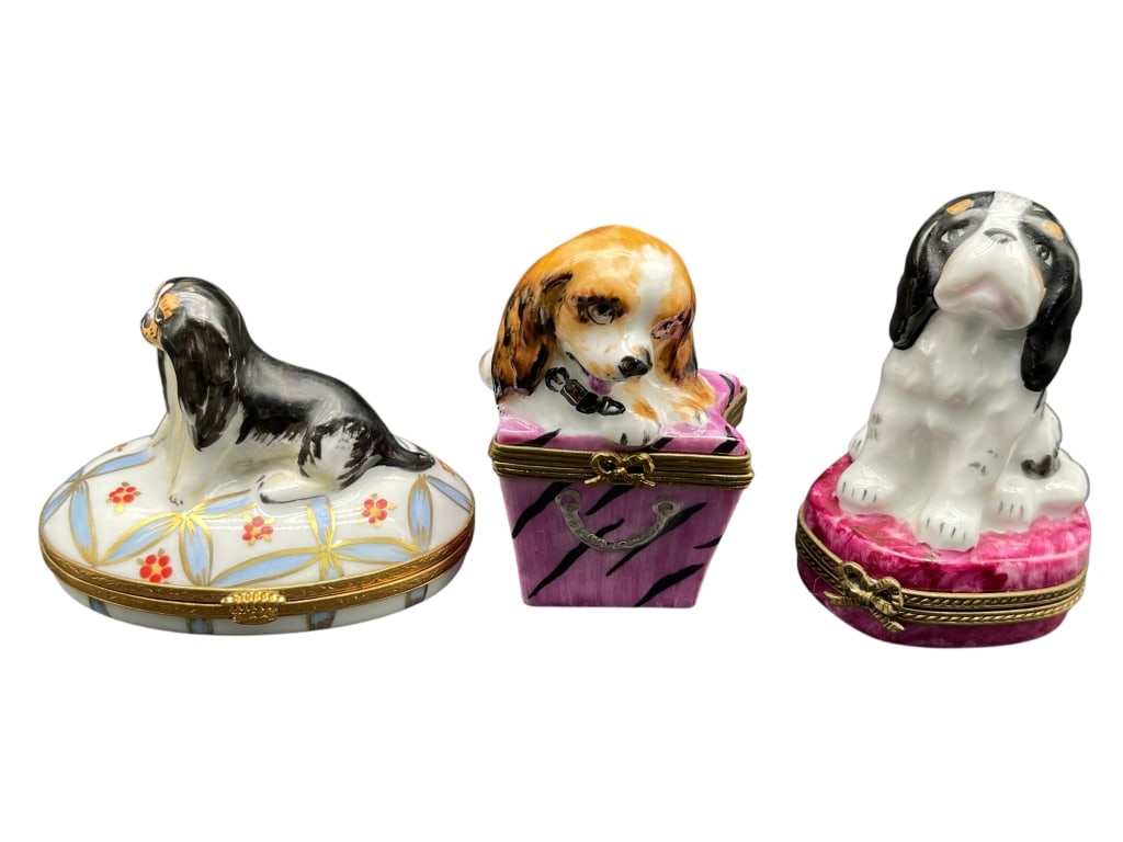 LIMOGES PEINT MAIN PORCELAIN DOG TRINKET BOX 3-2" (1 of 1)