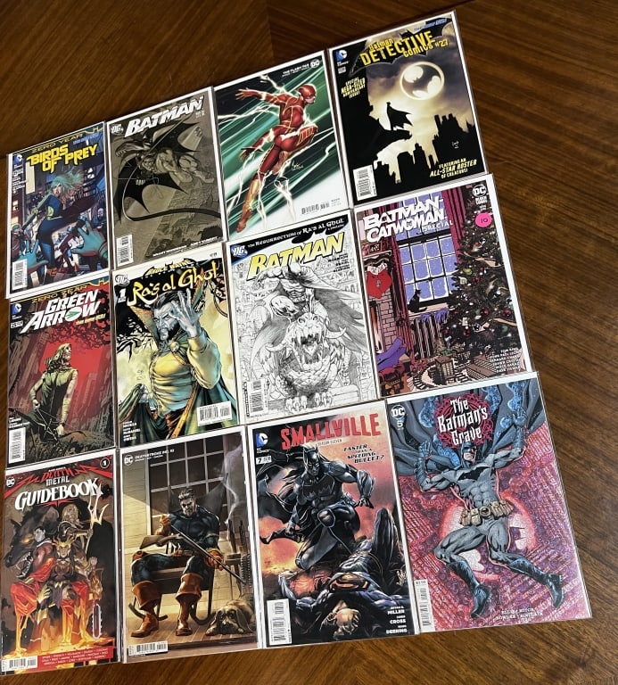 DC COMICS LOT OF 12 BATMAN, FLASH & GREEN ARROW (1 of 2)