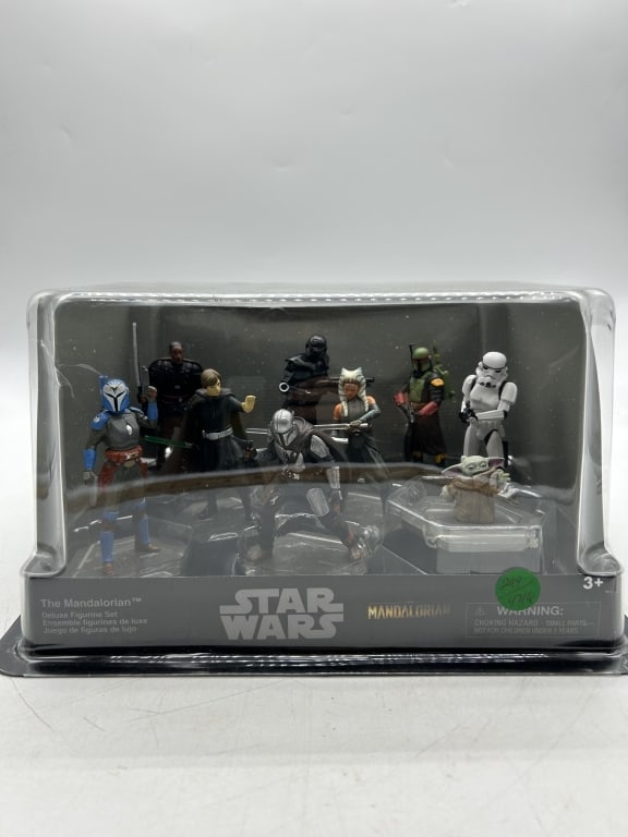 STAR WARS MANDALORIAN DELUXE FIGURE SET: For ALTERNATE shipping quote or LOCAL PICK-UP DETAILS, please visit dejavuauctionshipping.com STAR WARS THE MANDALORIAN DELUXE FIGURE SET WITH GROGU LUKE SKYWALKER BO-KATAN BOBA FETT AHSOKA TANO Colle