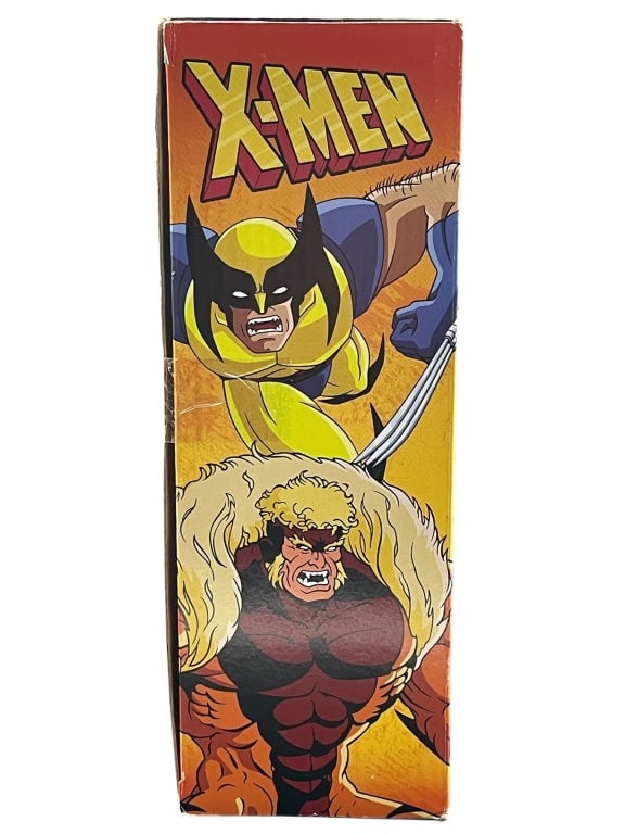 CAPTAIN MARVEL 3D COMIC STANDEE LOOTCRATE - 3