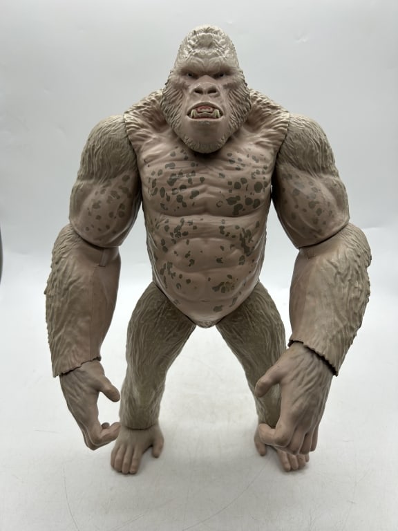 KING KONG STYLE GIANT APE LARGE ACTION FIGURE 16": For ALTERNATE shipping quote or LOCAL PICK-UP DETAILS, please visit dejavuauctionshipping.comKING KONG STYLE GIANT APE MONSTER ACTION FIGURE LARGE SCALE #2Large vintage-style monster action figure