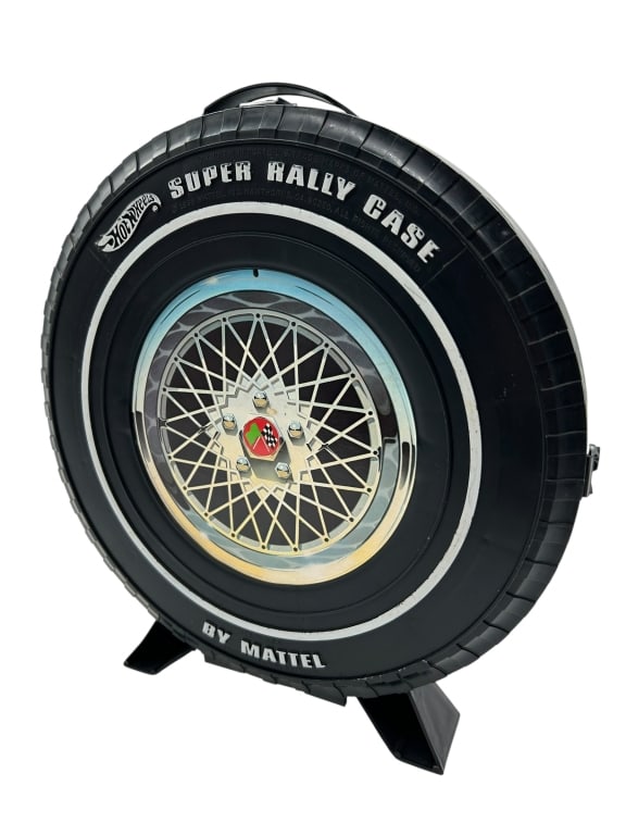 VINTAGE HOT WHEELS SUPER RALLY TOY CAR CASE MATTEL: *For ALTERNATIVE SHIPPING QUOTES or local PICKUP details, please visit www.dejavuauctionshipping.com* VINTAGE Hot Wheel Super Rally Case Triangle divided storage inside Toy Car Case by Mattel Good vin