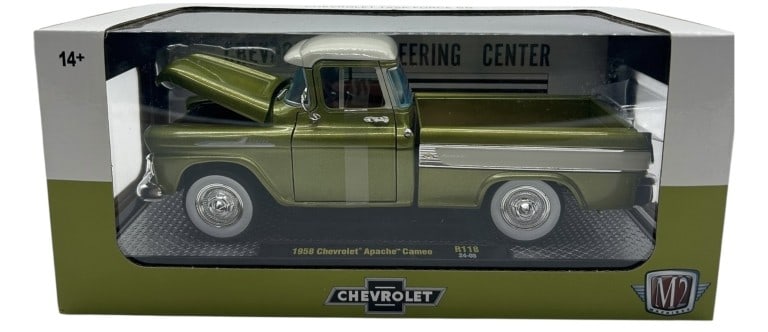1958 CHEVROLET APACHE CAMEO PICKUP DIECAST TRUCK (1 of 4)