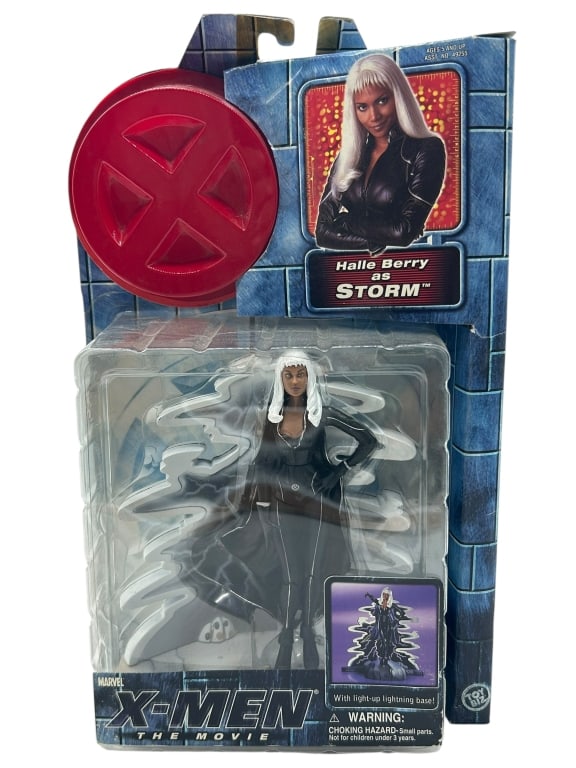 MARVEL X-MEN STORM HALLE BERRY ACTION FIGURE: For ALTERNATE shipping quote or LOCAL PICK-UP DETAILS, please visit dejavuauctionshipping.com X-MEN THE MOVIE STORM HALLE BERRY ACTION FIGURE LIGHT-UP BASE Vintage Marvel X-Men: The Movie Storm action