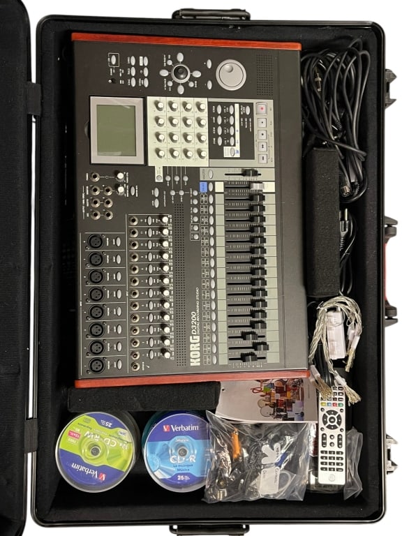 KORG D3200 DIGITAL RECORDING STUDIO (1 of 4)