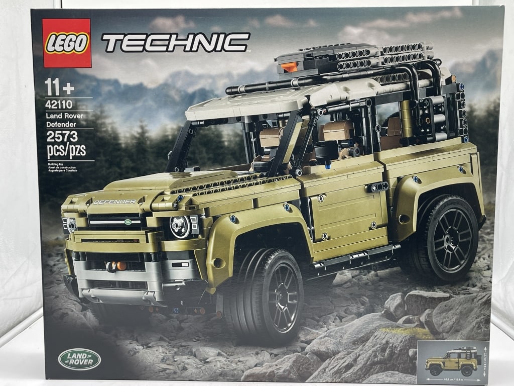 LEGO TECHNIC LAND ROVER DEFENDER SET #42110 (1 of 3)