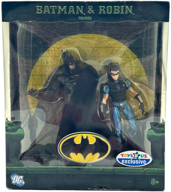 BATMAN & ROBIN TOYS R US EXCLUSIVE FIGURE SET: BATMAN & ROBIN TOYS R US EXCLUSIVE FIGURE SET Mattel DC Comics Batman & Robin deluxe action figure set, issued as a Toys R Us exclusive, featuring Batman with blue-costume Robin/Tim Drake in a dramati