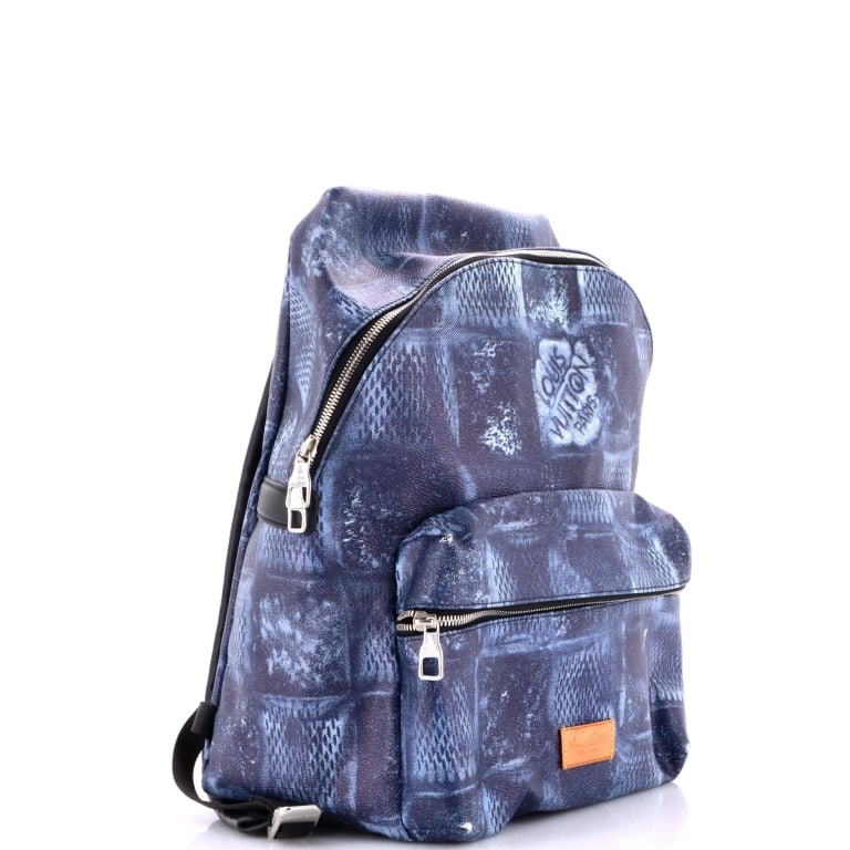LOUIS VUITTON SALT DISCOVERY BACKPACK PM BLUE DAMI: Louis Vuitton Salt Discovery Backpack PM Blue Damier Salt Silver Brass * COLOR: Blue * PRODUCTION CODE: NFC Tag * INCLUDED: None AA * CONDITION: 31*39*16cm * (3cm = 1inch approximately) * Luxury bags