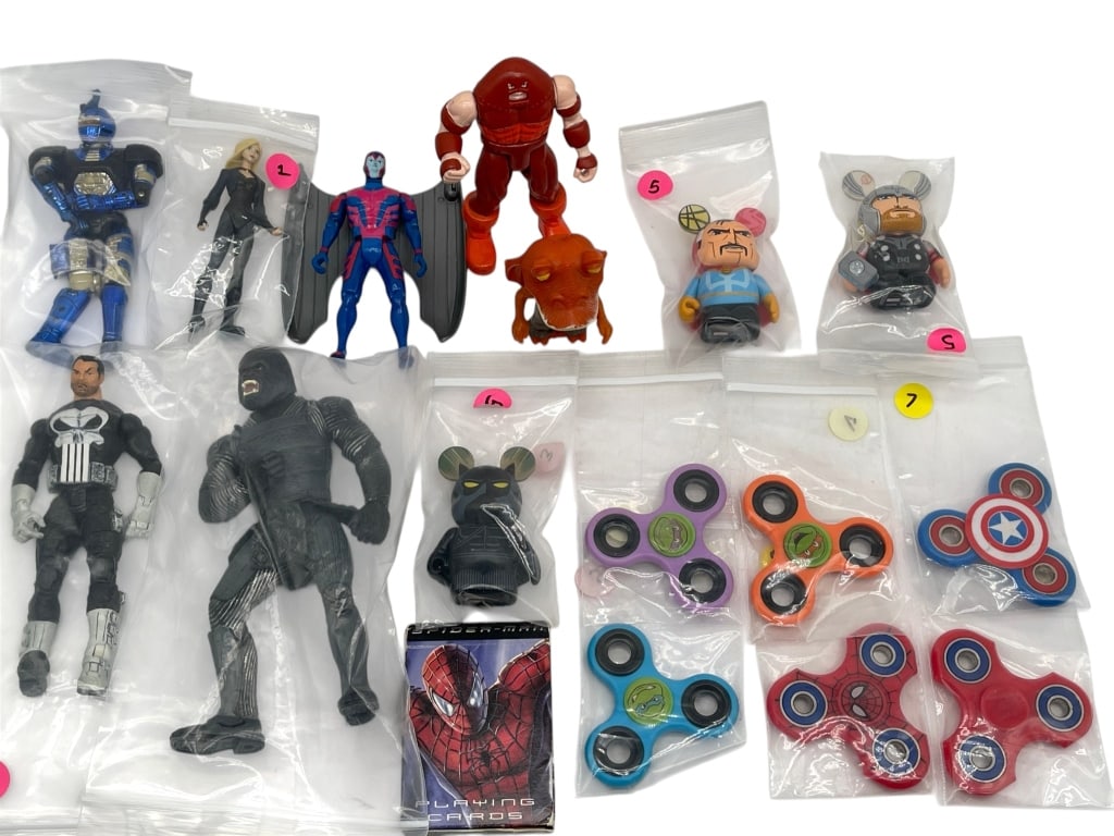 MIXED LOT OF MARVEL ACTION FIGURES FIDGET SPINNER: MIXED LOT OF MARVEL ACTION FIGURES FIDGET SPINNERS AND PLAYING CARDS Mixed lot of Marvel and superhero themed collectibles including action figures, stylized character mini figures, fidget spinners, a