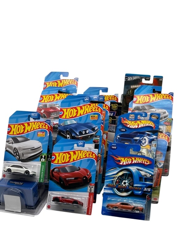 LOT OF 45 HOT WHEELS DIE CAST CARS COLLECTIBLES: GROUP OF 45 HOT WHEELS SEALED BLISTER PACK DIE CAST VEHICLES Group lot of 45 Hot Wheels sealed blister pack die-cast vehicles including assorted mainline, premium, and specialty series examples such a