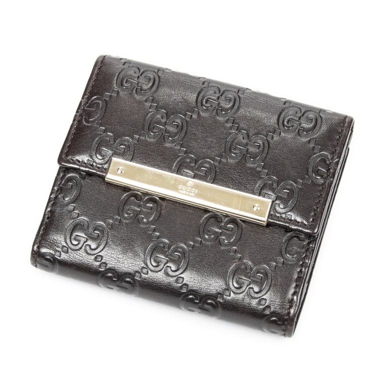 GUCCI METAL BAR COMPACT WALLET BLACK GUCCISSIMA: Gucci Metal Bar Compact Wallet Black Guccissima Leather Gold * COLOR: Black * PRODUCTION CODE: 112716-478442 * INCLUDED: Box A * CONDITION: 10*9*2cm * (3cm = 1inch approximately) * Luxury bags