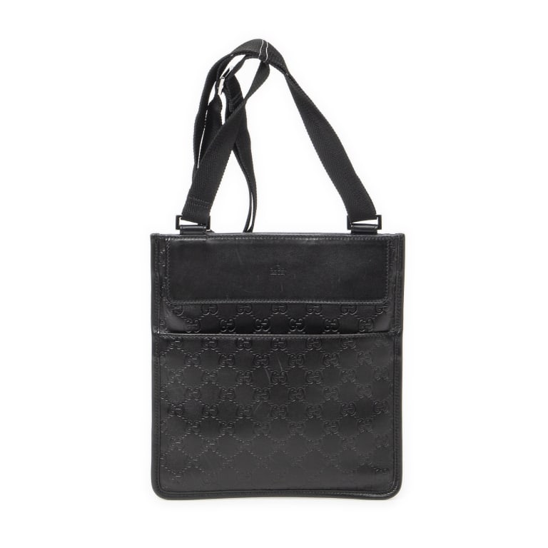 GUCCI SMALL FLAT MESSENGER BLACK GUCCISSIMA BAG: Gucci Small Flat Messenger Black Guccissima Leather Silver * COLOR: Black * PRODUCTION CODE: 27639-492715 * INCLUDED: None A * CONDITION: 24*25*2cm * (3cm = 1inch approximately) * Luxury bags